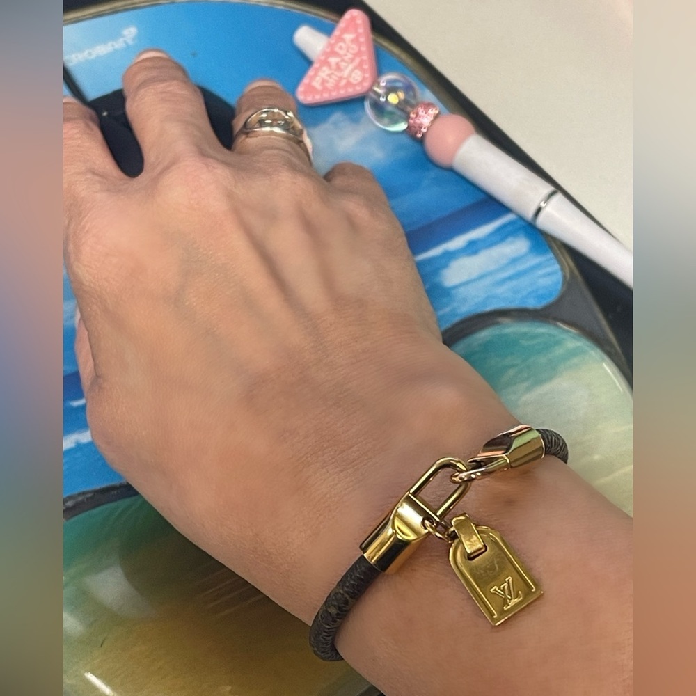 LOUIS VUITTON Nano Monogram Charm Bracelet⭐️W/DUST BAG⭐️💯 AuThENTiC - Picture 3 of 11